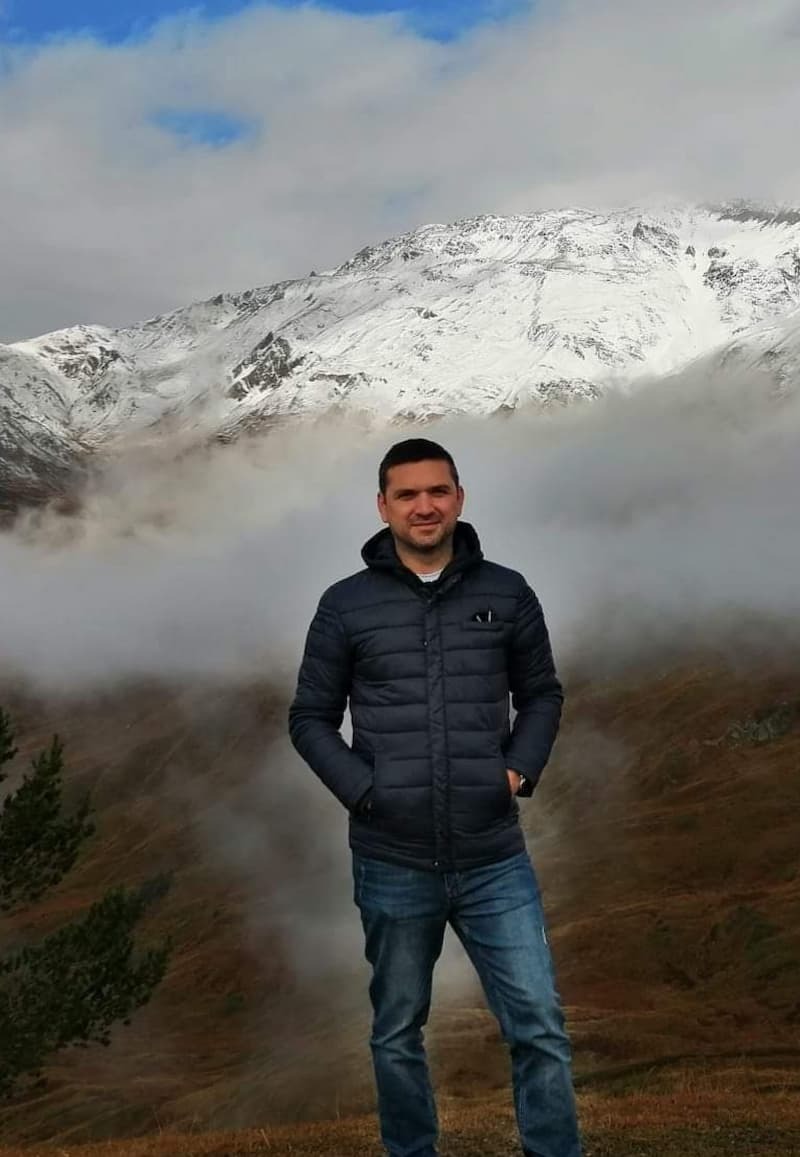 Давид Безопасные и интересные туры Safe and exciting tours טיולים בטוחים ומהנים Давид Гид-водитель Давид Поцхверашвили Guide-driver David Potskhverashvili מדריך ונהג דוד פוצחורשווילי