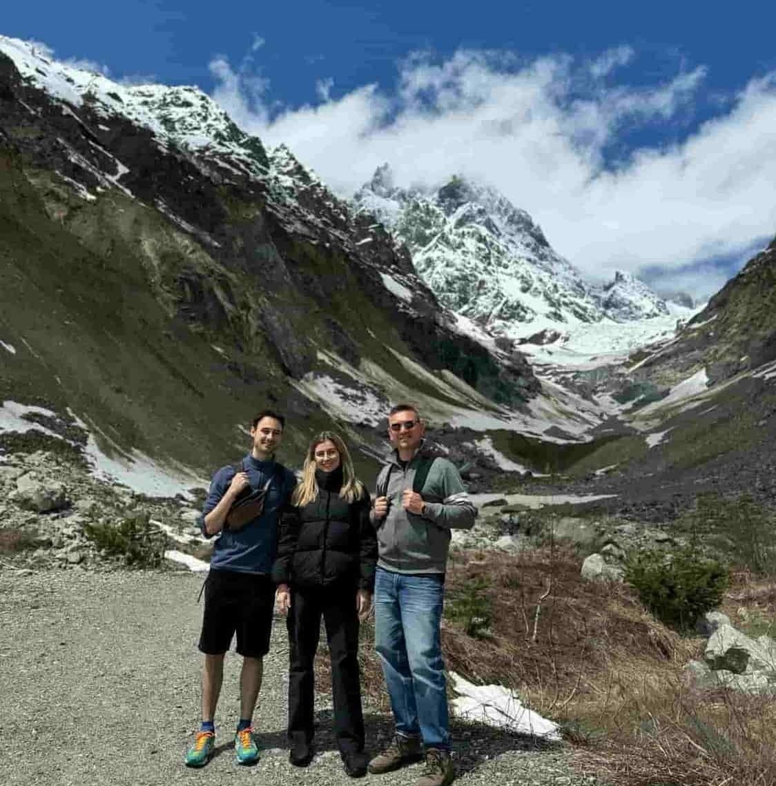 Discover the beauty of Juta Valley with ZuraTour Juta Valley landscape in Georgia with mountains and cattle, provided by zuratour.com