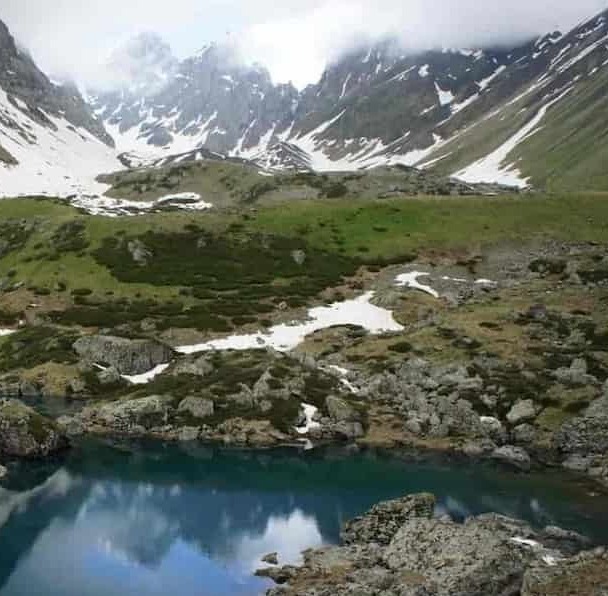 האגמים הצבעוניים של אבדלאורי - מבט פנורמי